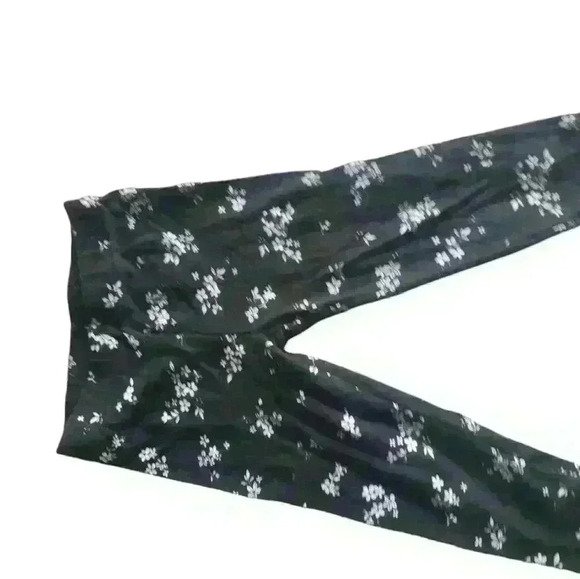 18 month old bottoms 5 piece bundle with FREE ADIDAS SKIRT!! - Picture 7 of 11